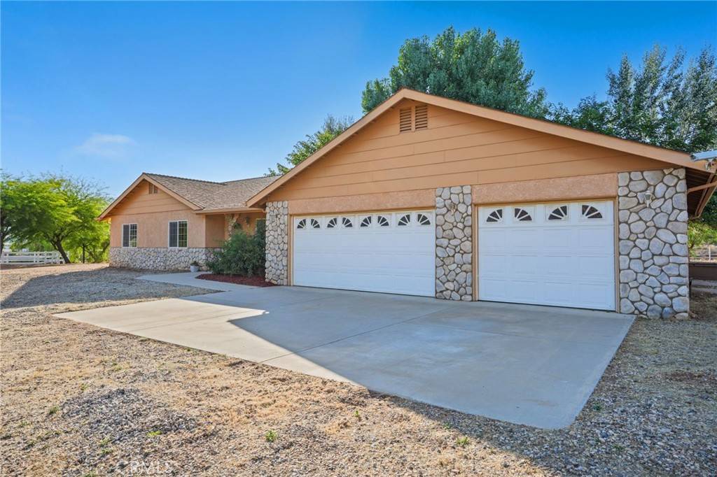 Agua Dulce, CA 91390,11709 Mint Canyon RD