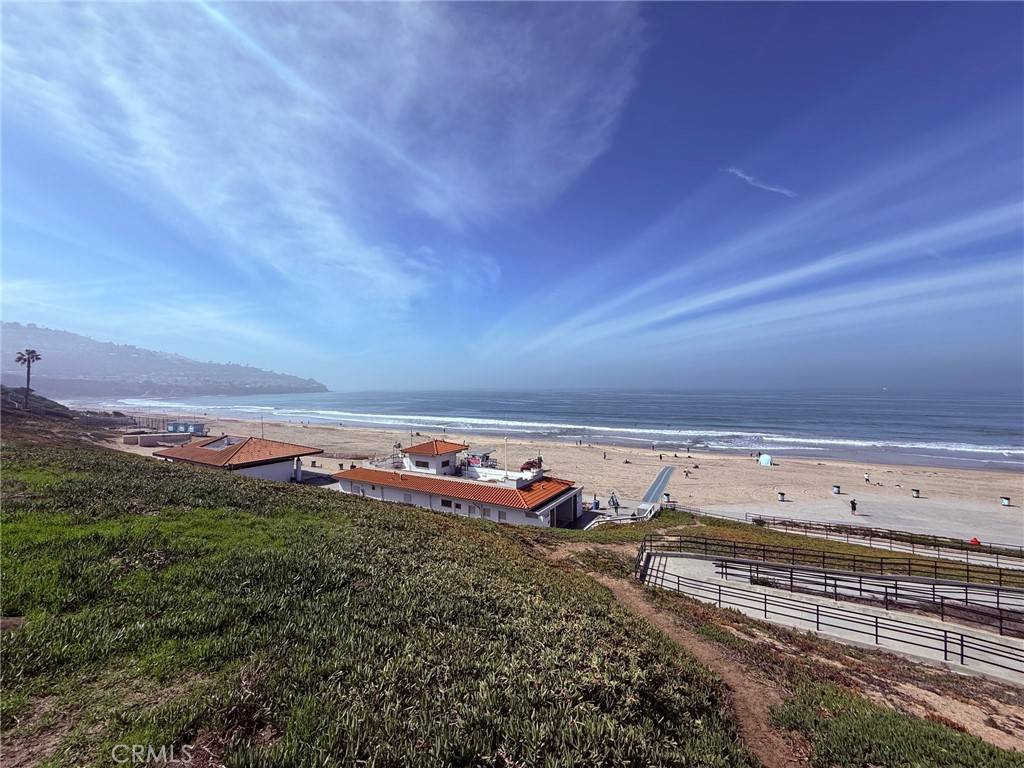 Redondo Beach, CA 90277,323 S Francisca AVE #B