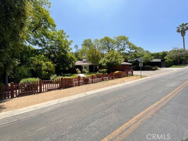 Encino, CA 91316,4748 White Oak AVE