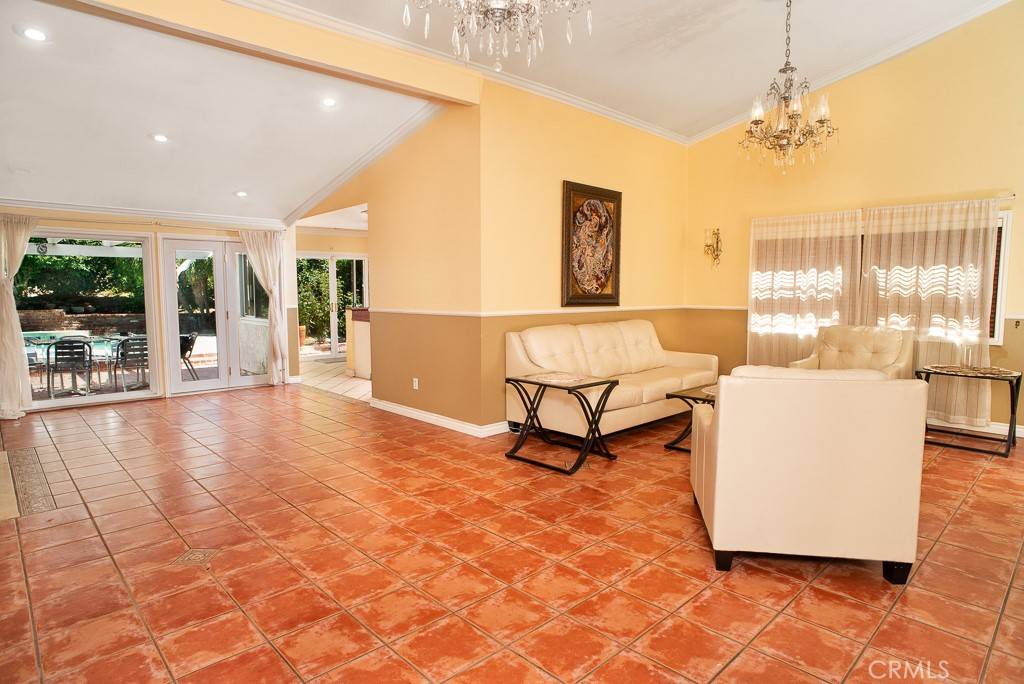 Winnetka, CA 91306,19931 LORNE