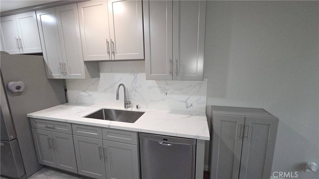 Encino, CA 91316,5400 Lindley AVE #105