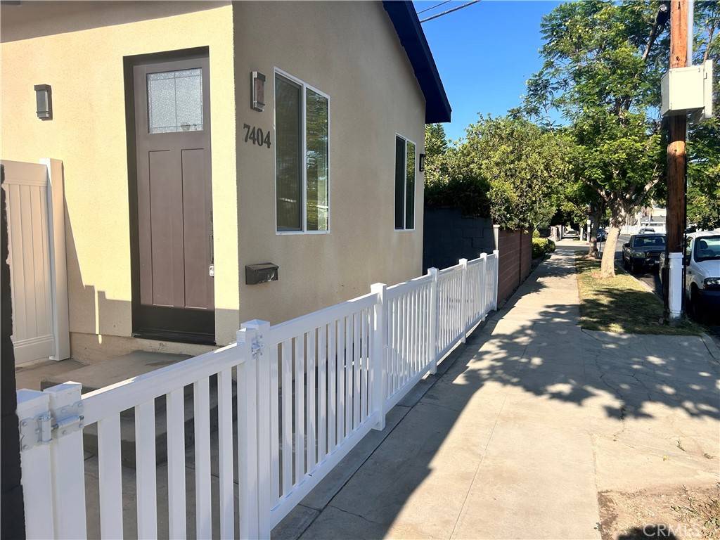 Winnetka, CA 91306,7404 Hatillo AVE
