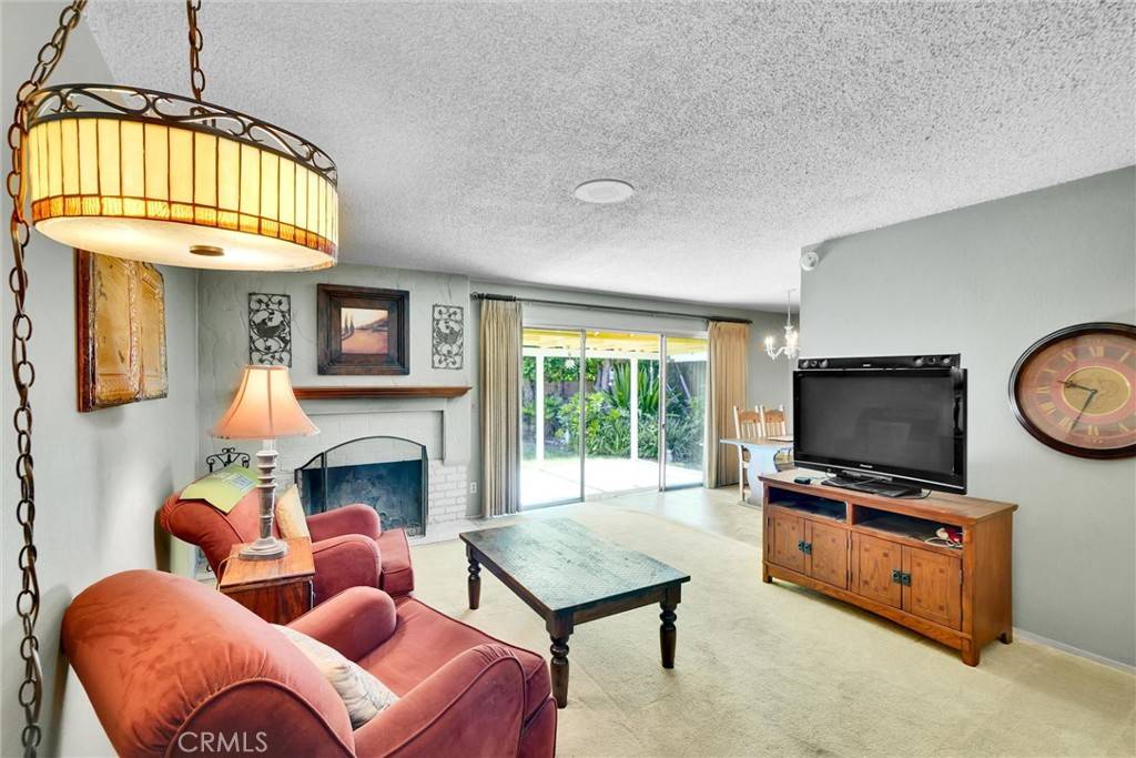 West Hills, CA 91307,6650 Sale AVE