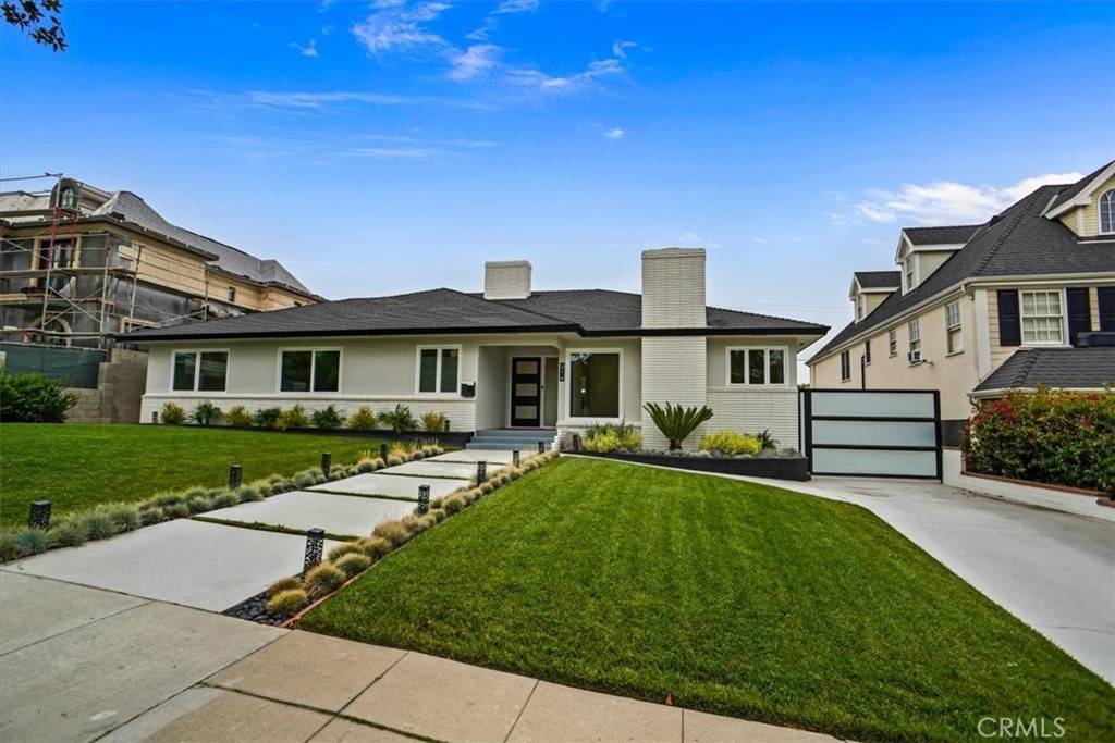 Burbank, CA 91501,914 E Grinnell DR