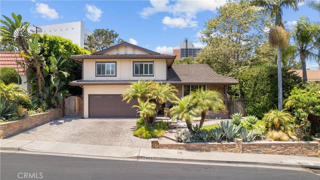 Long Beach, CA 90815,921 N Hillside DR