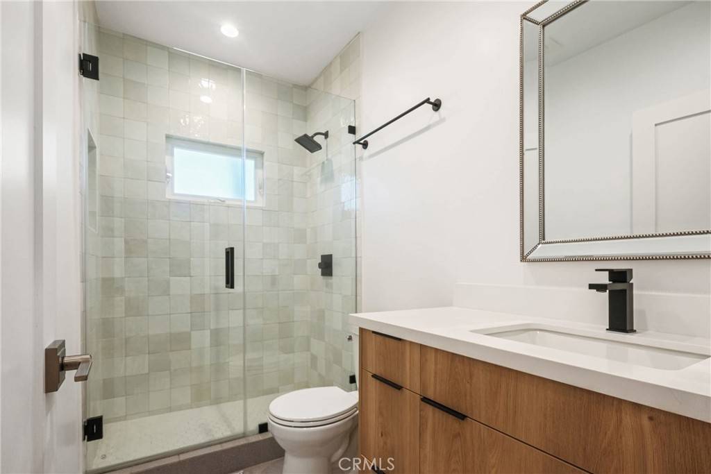 Woodland Hills, CA 91303,6617 Farralone AVE