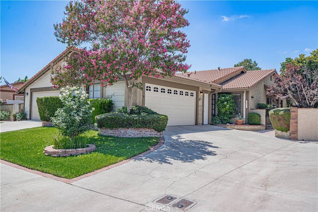 Valencia, CA 91355,25711 Lupita DR