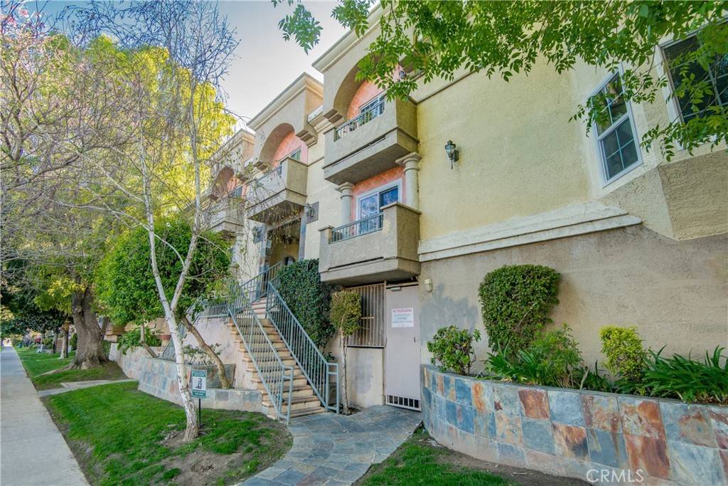 Lake Balboa, CA 91406,7045 Woodley AVE #218