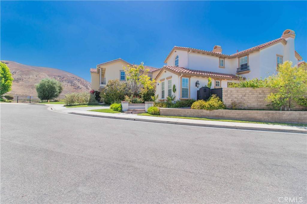 Calabasas, CA 91302,4684 Luna CT