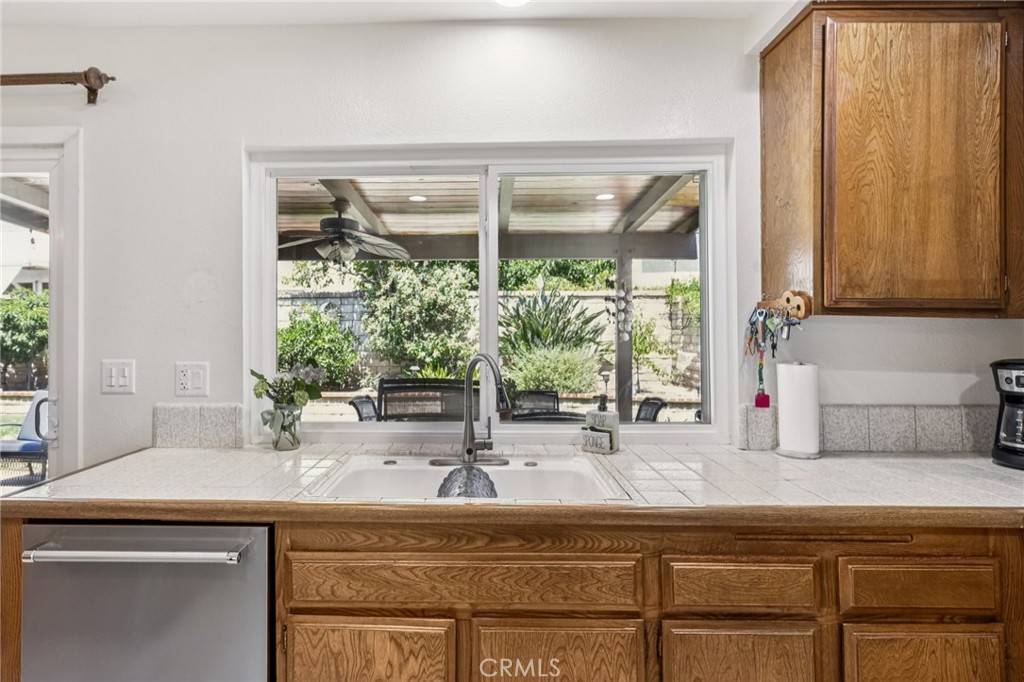 Saugus, CA 91350,21827 Centurion WAY