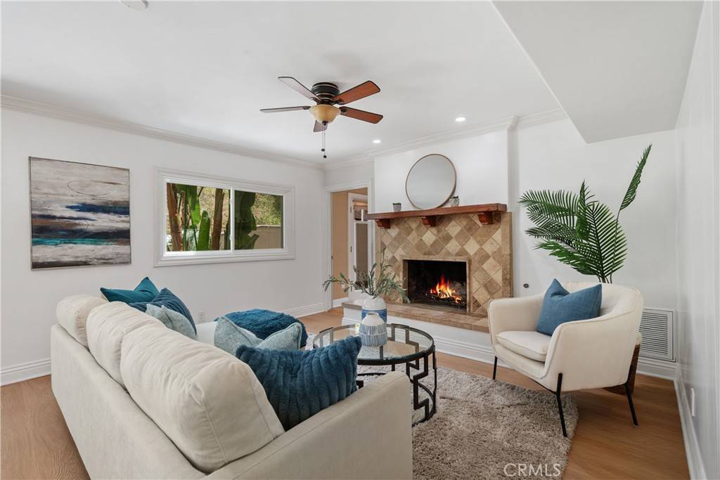 Woodland Hills, CA 91364,22550 Flamingo ST