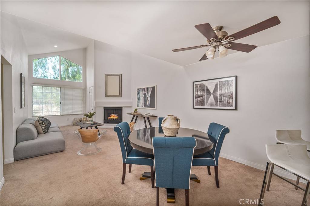 Woodland Hills, CA 91367,5515 Canoga AVE #317