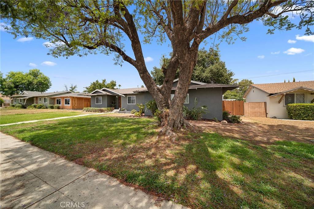 West Hills, CA 91304,22353 Roscoe BLVD