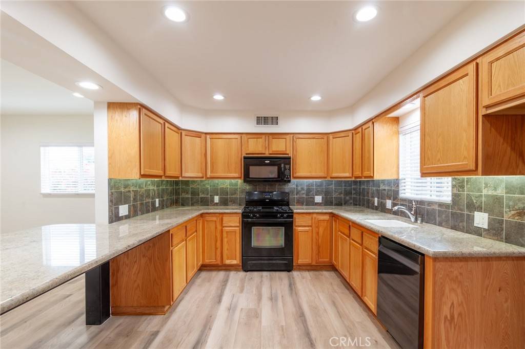 San Fernando, CA 91345,15121 Los Olivos ST