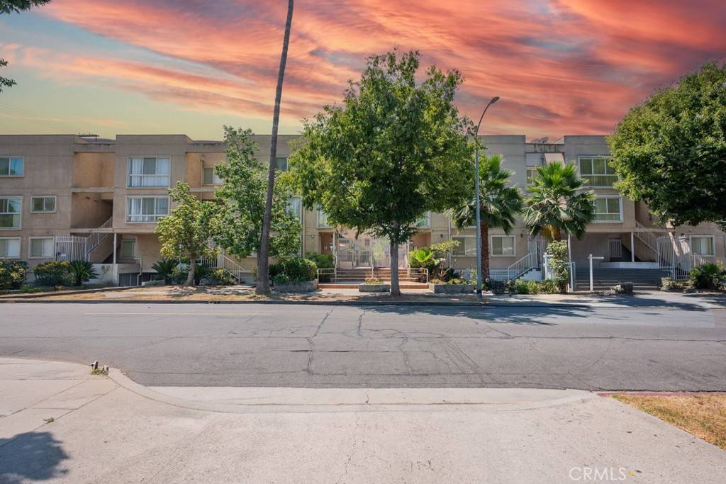 Glendale, CA 91204,110 W Maple ST #2