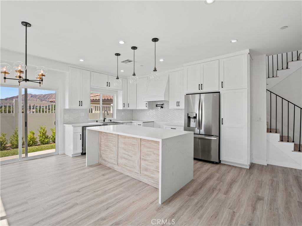 Sylmar, CA 91342,12519 Haleh LN