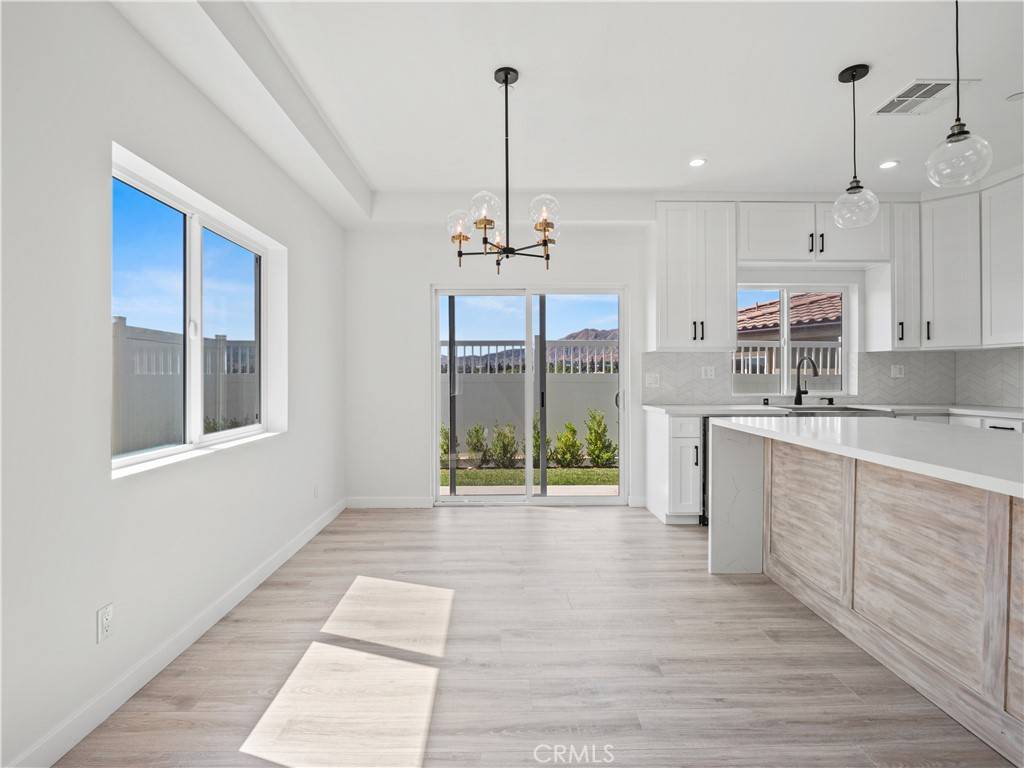 Sylmar, CA 91342,12519 Haleh LN