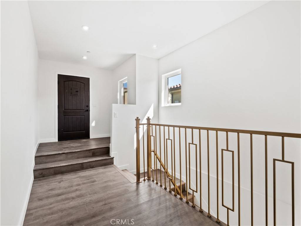 Sylmar, CA 91342,12511 125111/2 Haleh LN