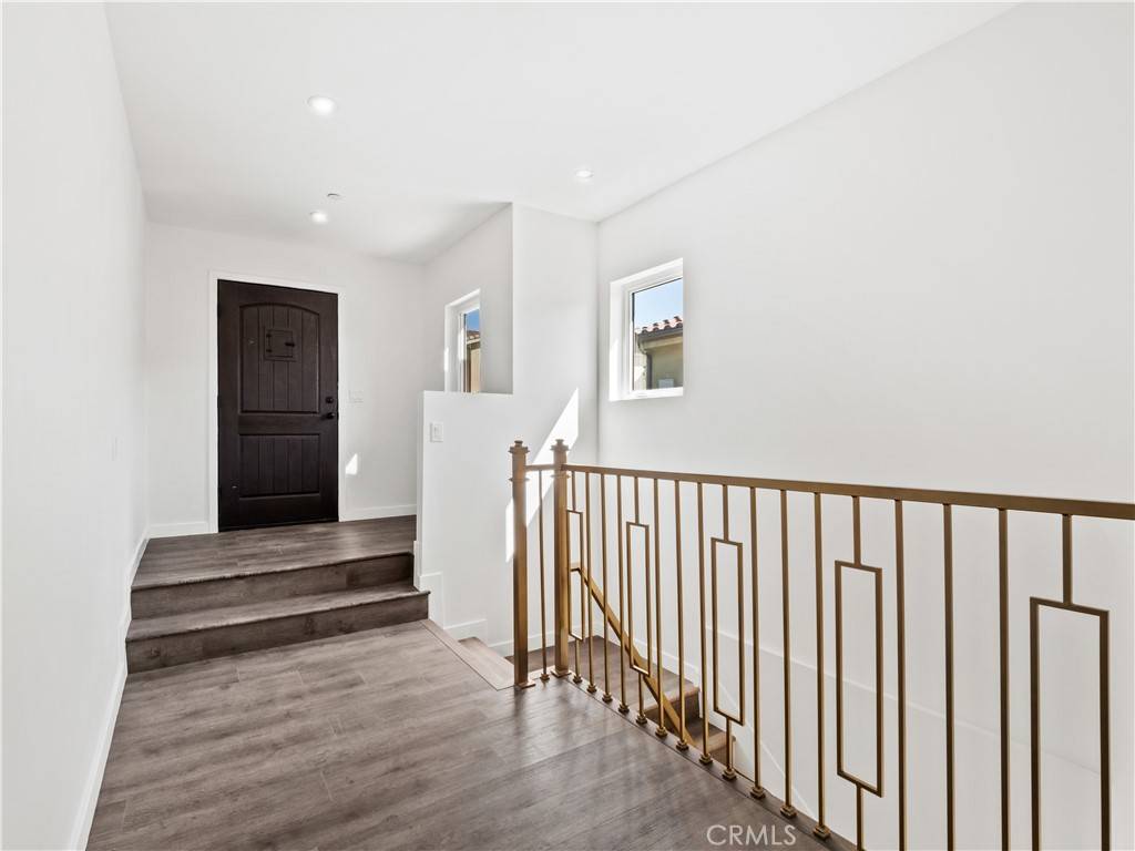 Sylmar, CA 91342,12511 125111/2 Haleh LN