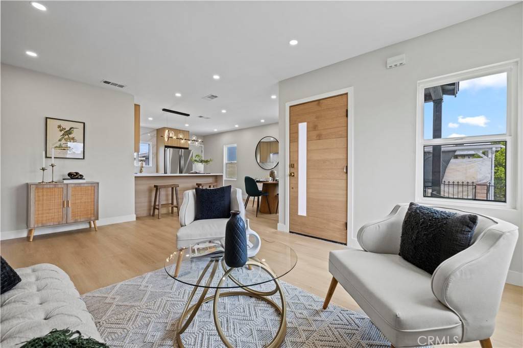 North Hollywood, CA 91606,11163 Welby WAY