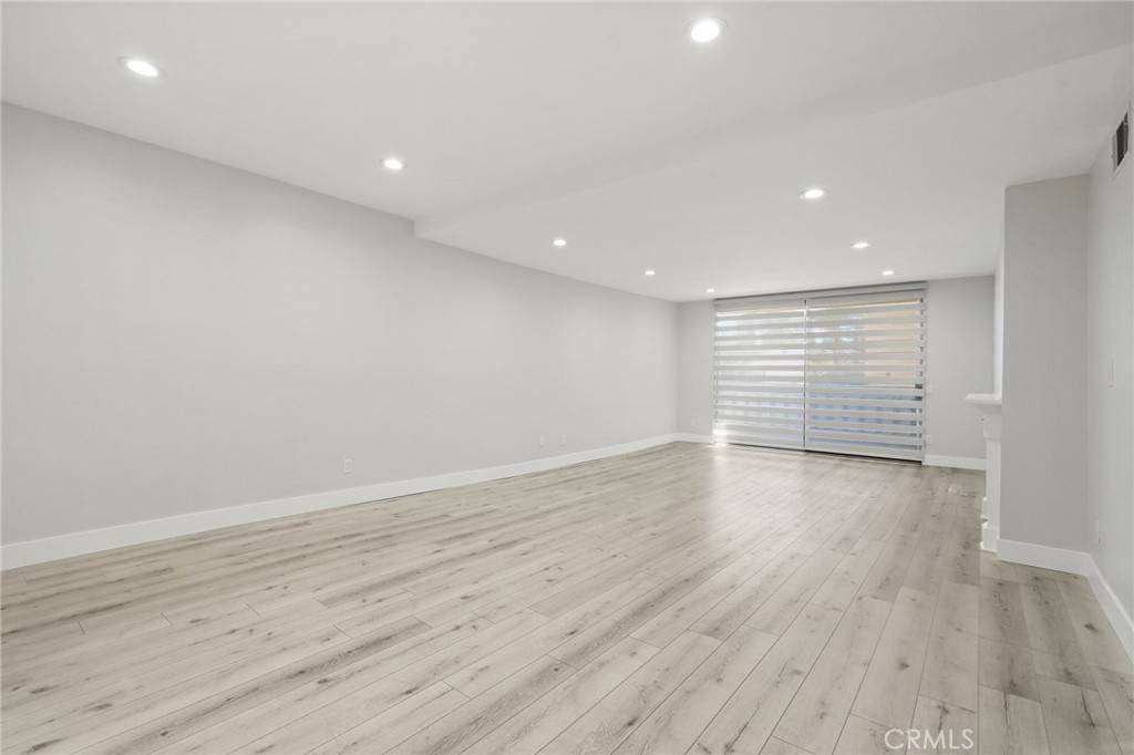 Northridge, CA 91324,19029 Nordhoff ST #103
