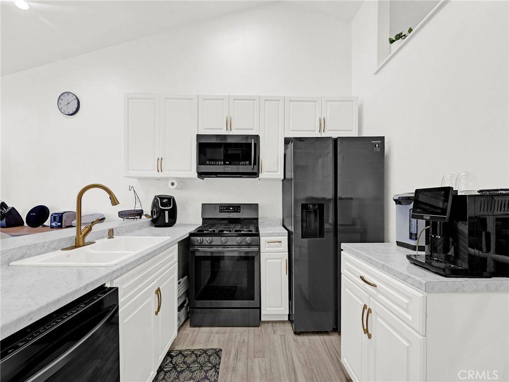 Sylmar, CA 91342,11350 Foothill BLVD #15