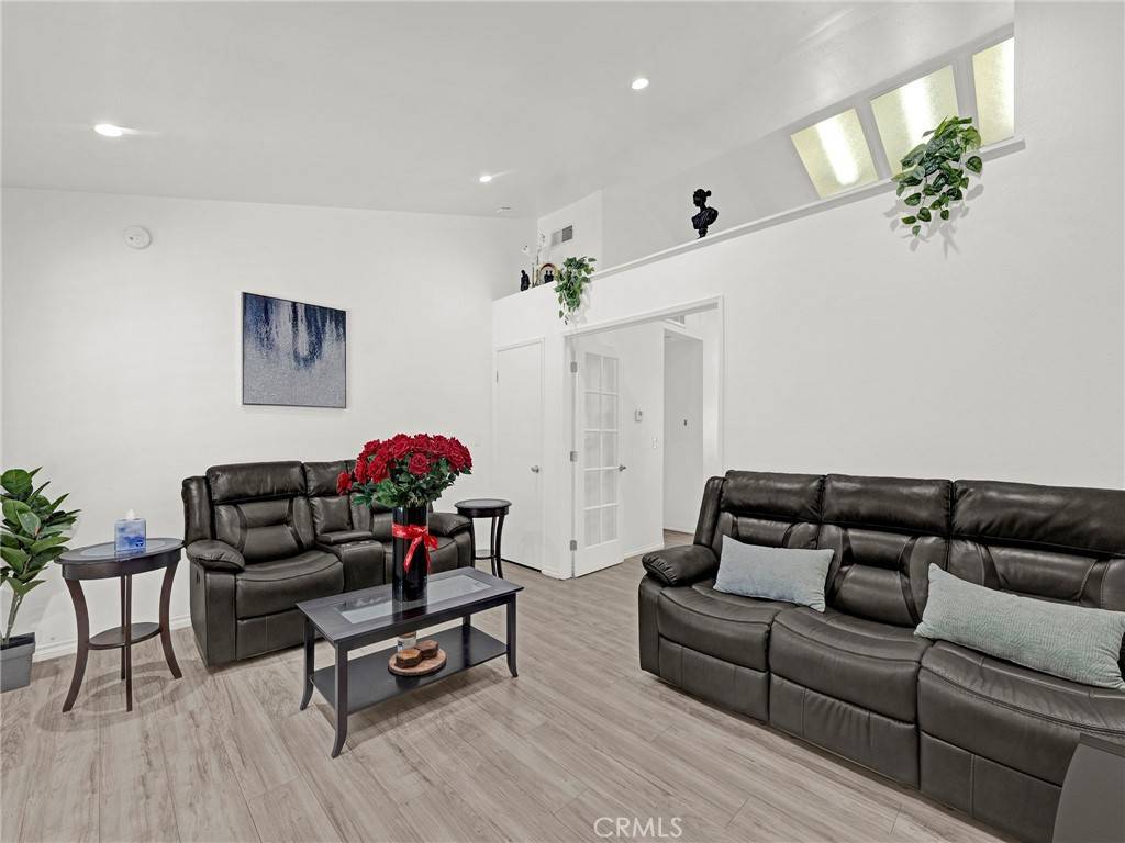 Sylmar, CA 91342,11350 Foothill BLVD #15