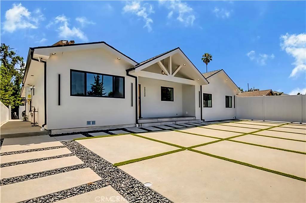 Winnetka, CA 91306,20522 Sherman WAY
