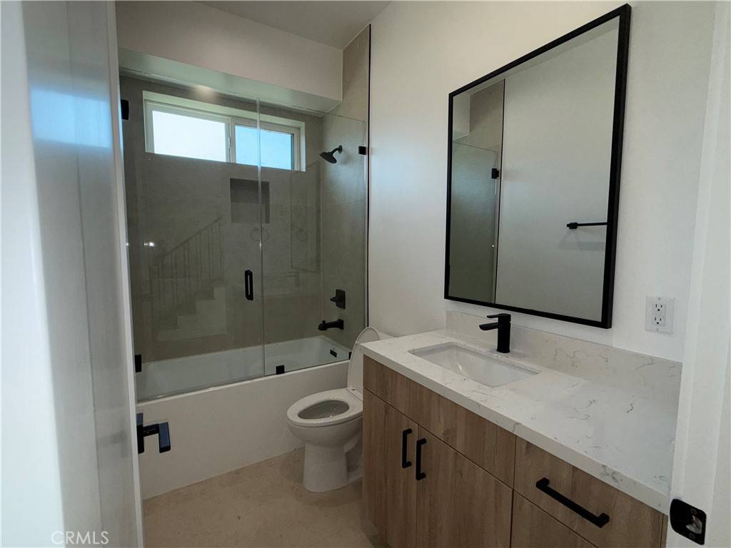 Valley Village, CA 91607,5044 Laurel Canyon BLVD