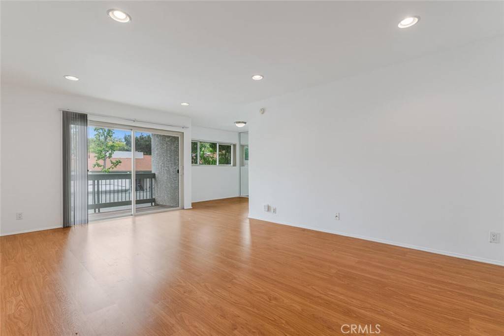 Calabasas, CA 91302,4652 Park Granada #176