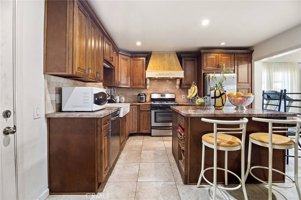 Newhall, CA 91321,23900 Darbun DR