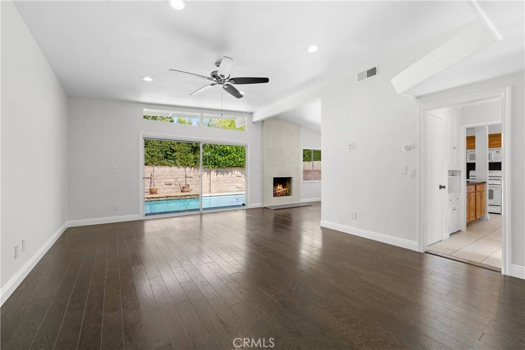 Encino, CA 91316,5900 Ostrom AVE
