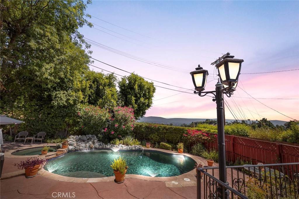 Encino, CA 91316,17861 Cathedral Pl