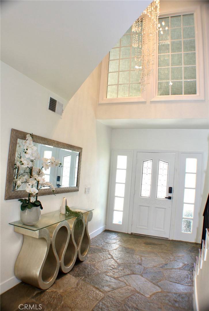 Tarzana, CA 91356,18855 Miranda ST