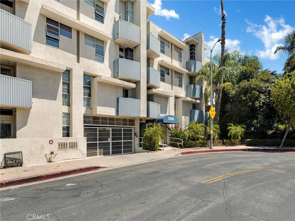 Encino, CA 91316,5350 White Oak AVE #114