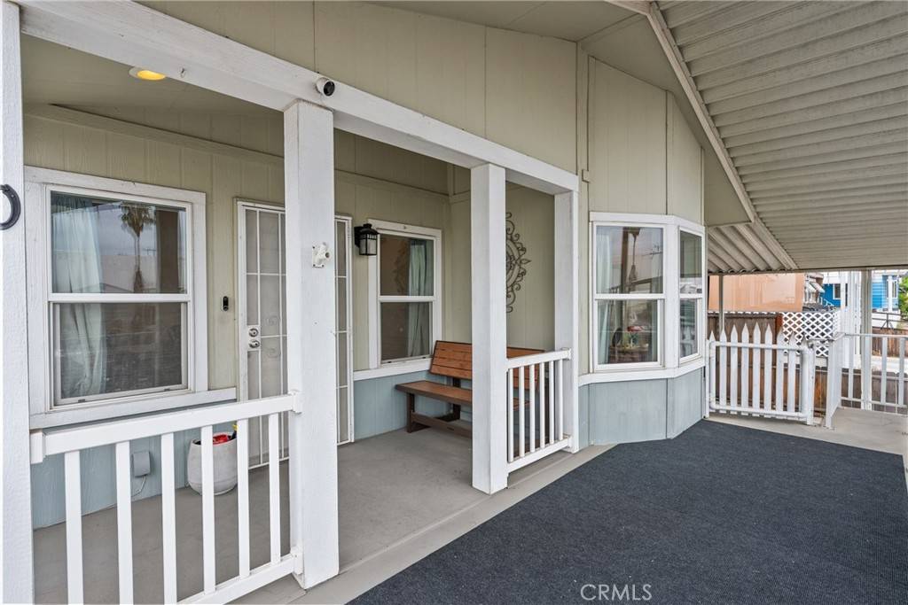 Chatsworth, CA 91311,21500 Lassen St #180