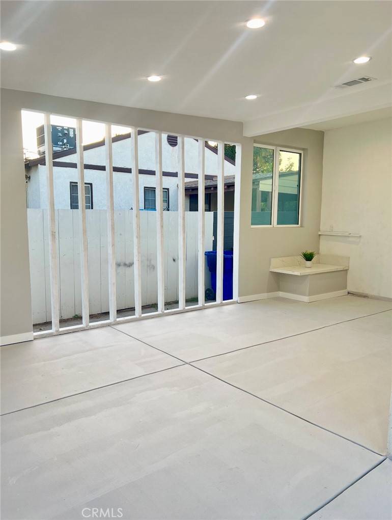 North Hollywood, CA 91606,11334 Delano ST