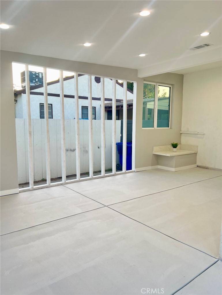 North Hollywood, CA 91606,11334 Delano ST