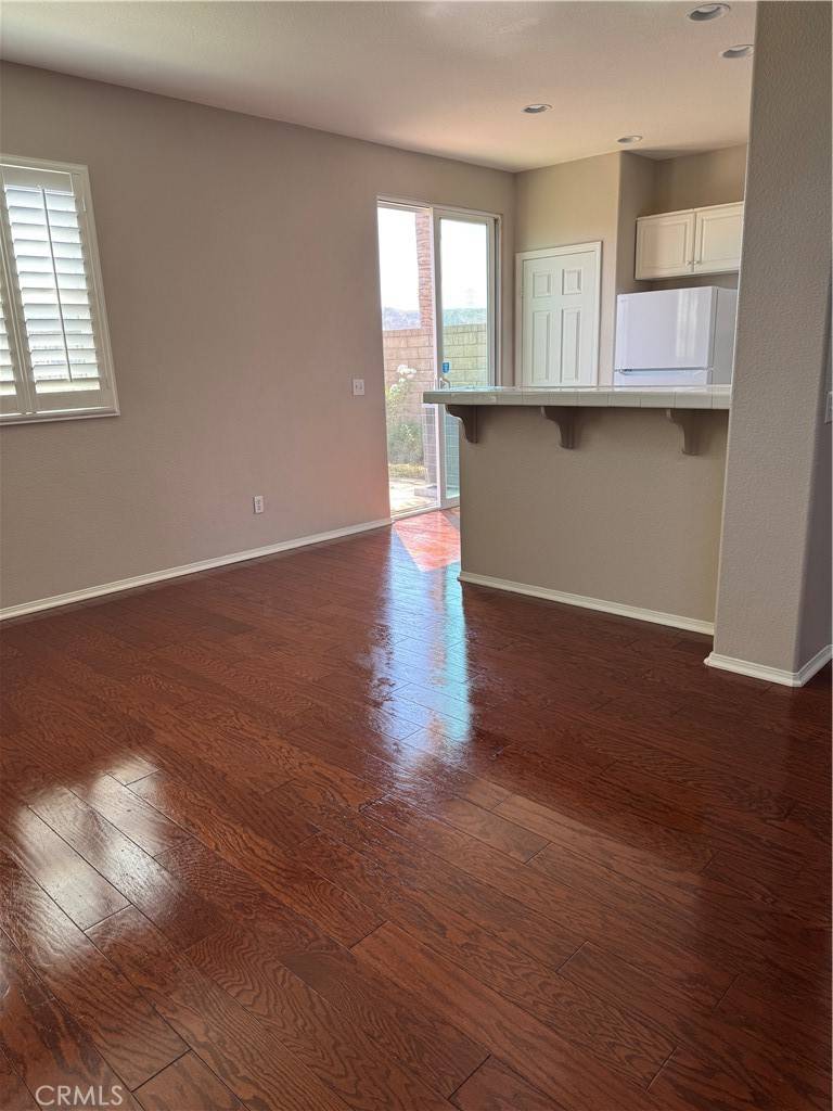 Valencia, CA 91354,29382 Dakota DR