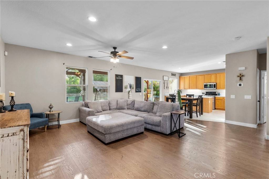 Castaic, CA 91384,28328 Alton WAY