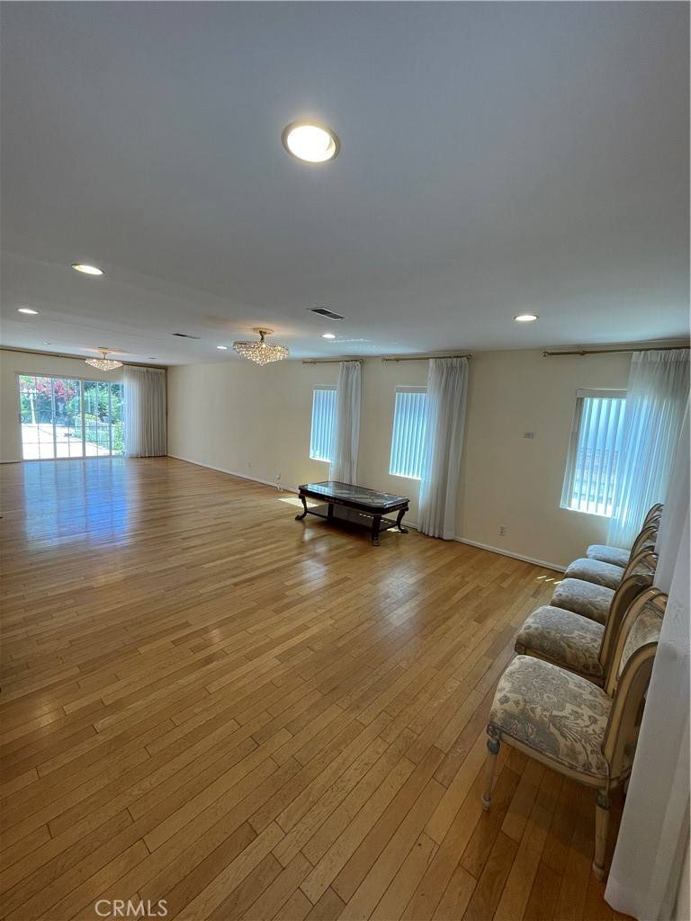 Encino, CA 91316,5118 Newcastle AVE