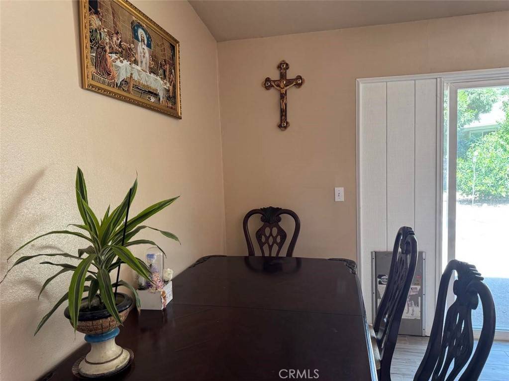 Newhall, CA 91321,24389 La Glorita CIR