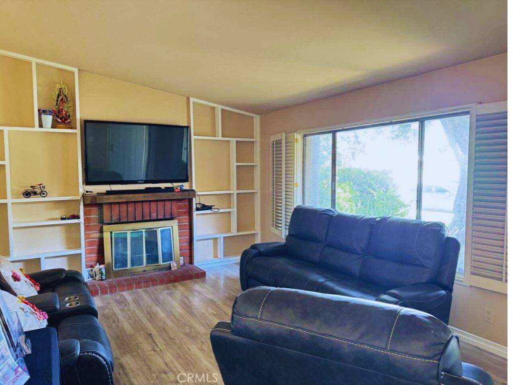 Newhall, CA 91321,24389 La Glorita CIR