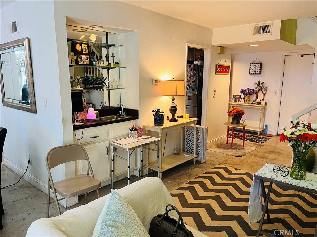 Winnetka, CA 91306,20651 Roscoe BLVD #I