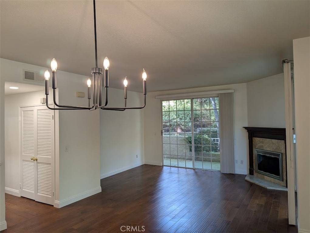 Valencia, CA 91355,24153 Del Monte DR #355