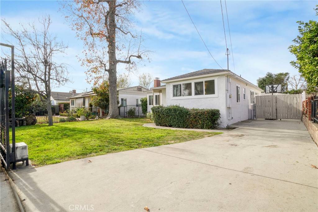 Reseda, CA 91335,7435 7437 Balcom AVE