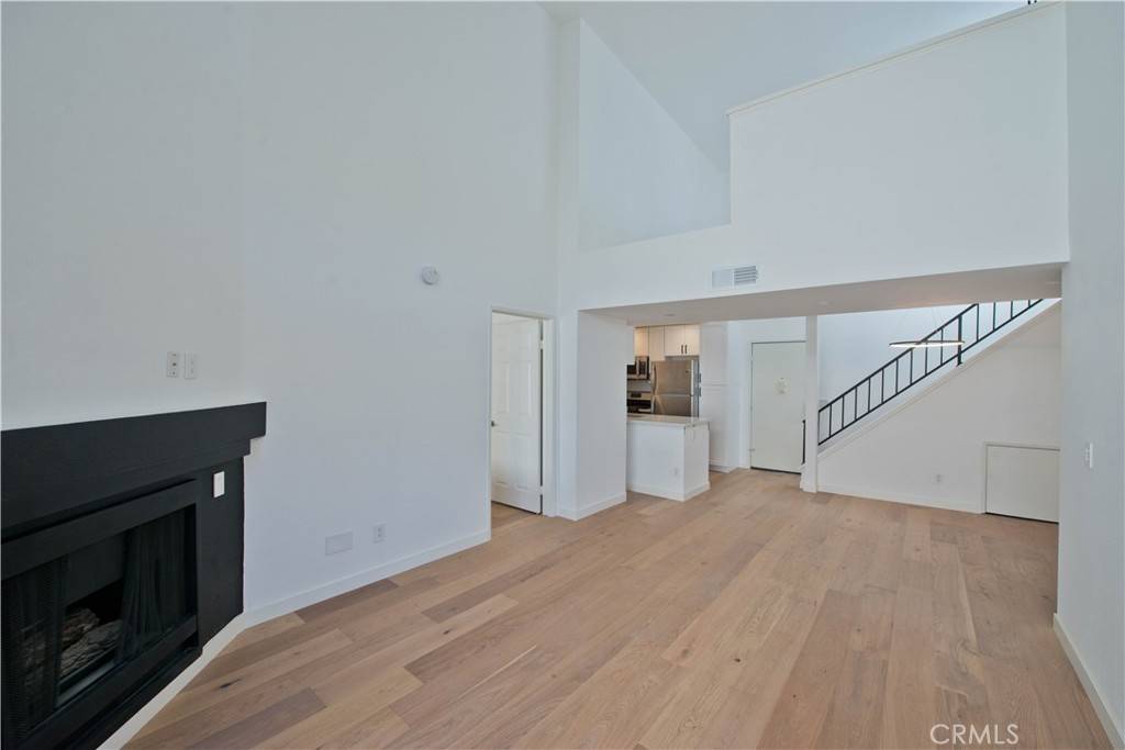 Woodland Hills, CA 91367,5540 Owensmouth AVE #312