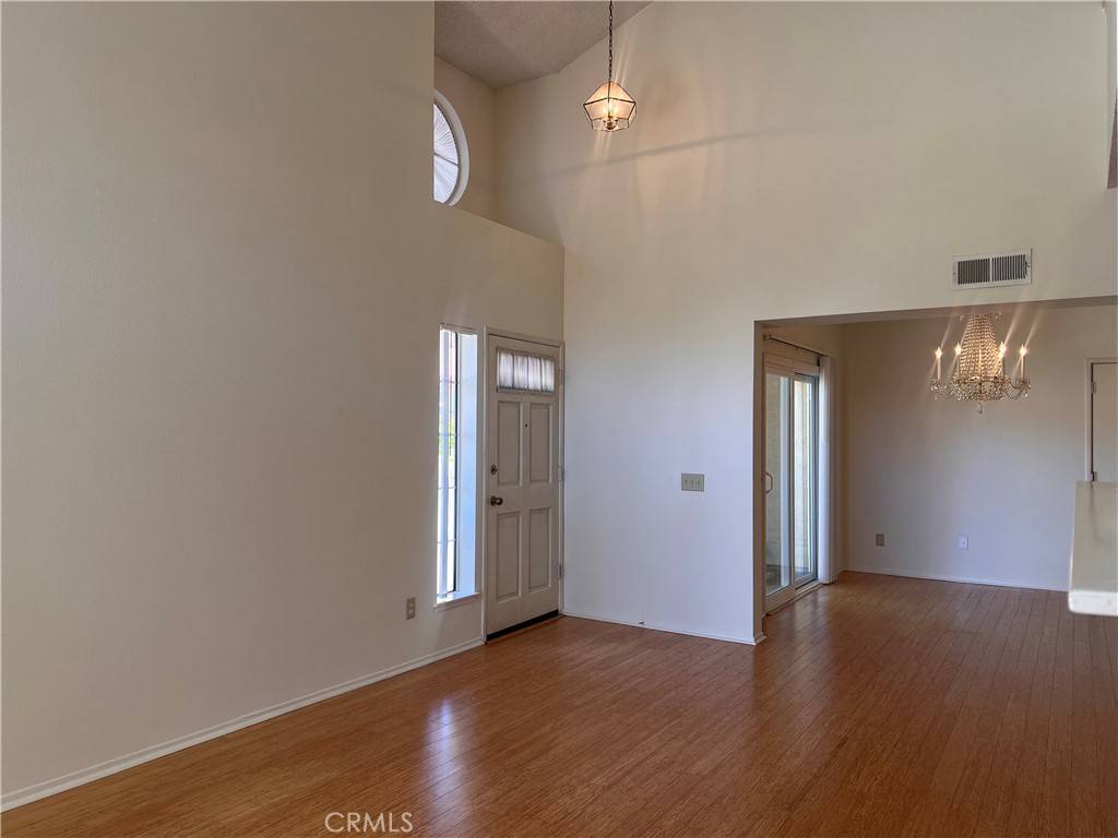 Valencia, CA 91355,25861 Mcbean #100
