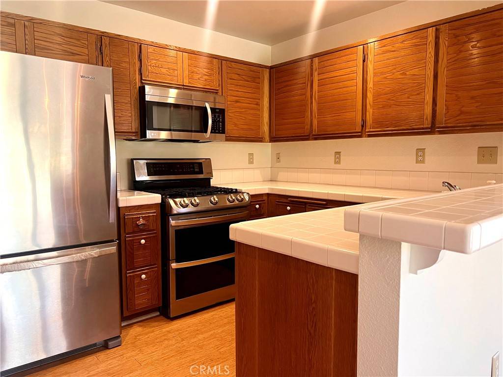 Valencia, CA 91355,25861 Mcbean #100