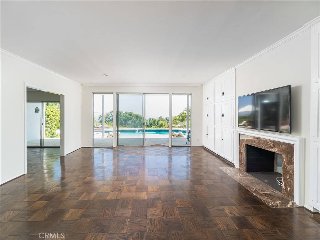 Woodland Hills, CA 91364,20193 Adele DR
